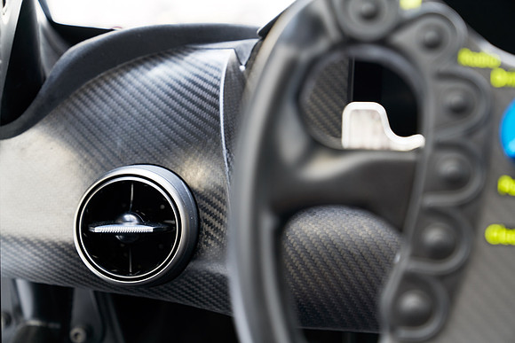 McLaren-GT3-Build-Dominc_James_00271 1