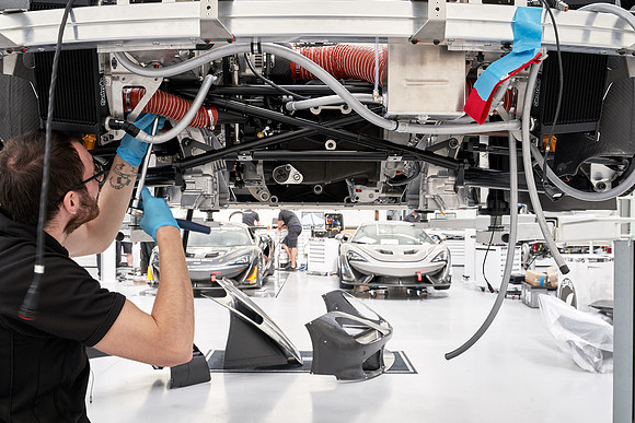 McLaren-GT3-Build-Dominc_James_00142 1
