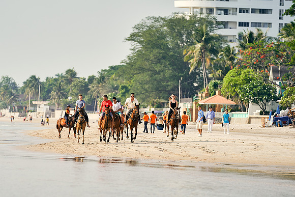 BEACH-RIDE-SATURDAY_2019_DomincJames_1225