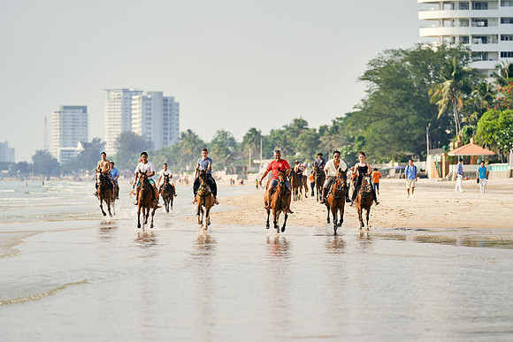 BEACH-RIDE-SATURDAY_2019_DomincJames_1227