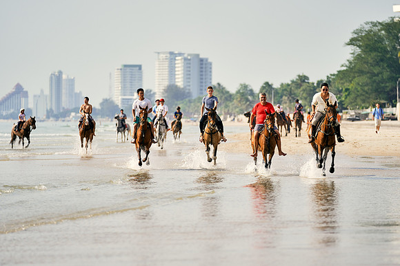 BEACH-RIDE-SATURDAY_2019_DomincJames_1237