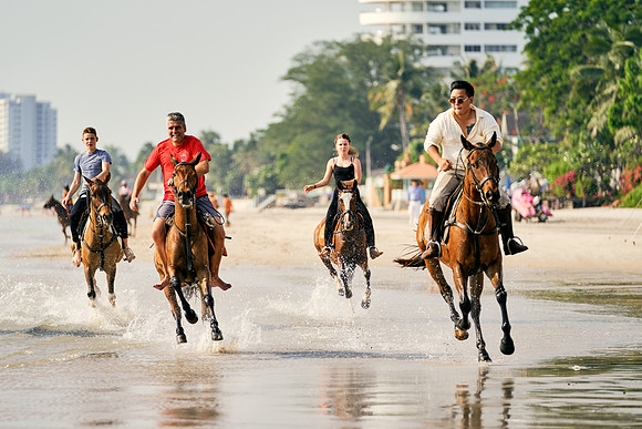 BEACH-RIDE-SATURDAY_2019_DomincJames_1249