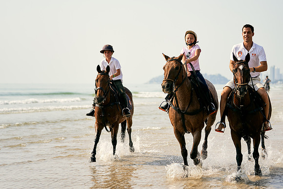 BEACH-RIDE-SATURDAY_2019_DomincJames_1382