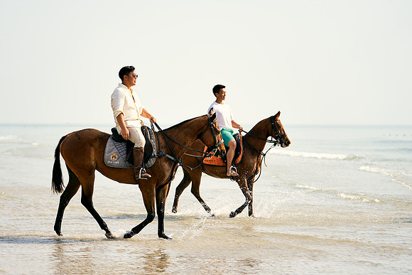 BEACH-RIDE-SATURDAY_2019_DomincJames_1425