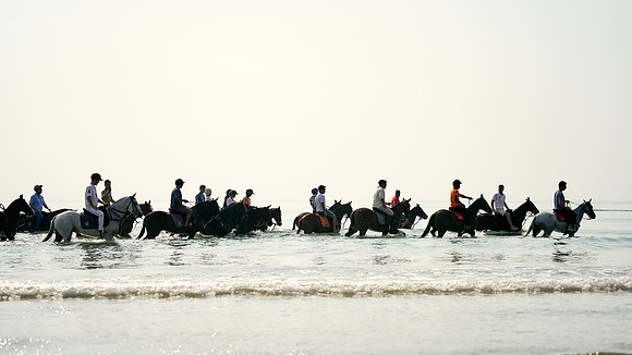 BEACH-RIDE-SATURDAY_2019_DomincJames_1524