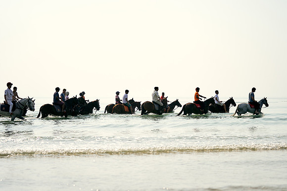 BEACH-RIDE-SATURDAY_2019_DomincJames_1528