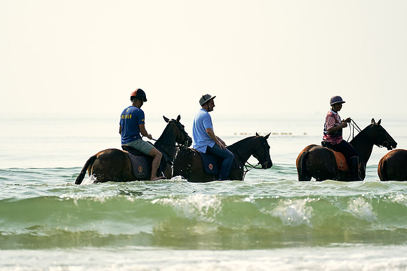 BEACH-RIDE-SATURDAY_2019_DomincJames_1556