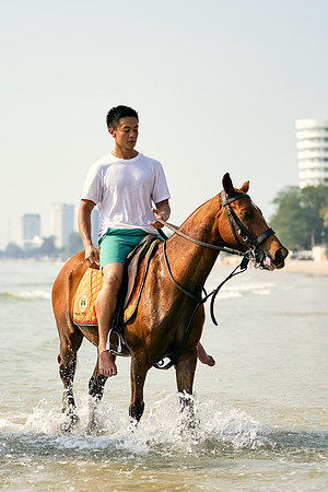 BEACH-RIDE-SATURDAY_2019_DomincJames_1705