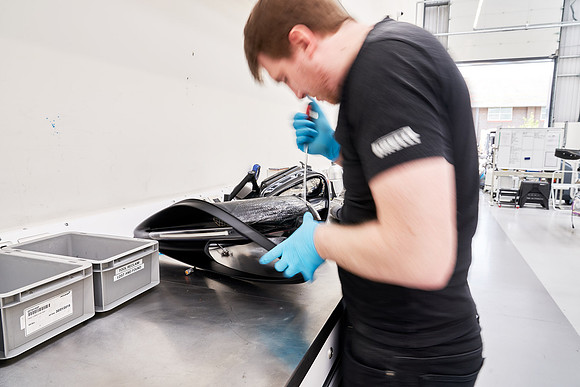 McLaren-GT3-Build-Dominc_James_00150 1
