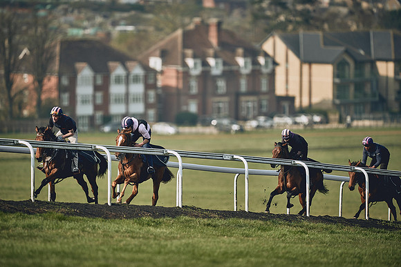 HORSES-IN-TRAINING-9TH-APR-DJ-1723