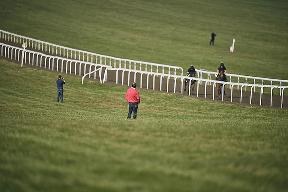 HORSES-IN-TRAINING-9TH-APR-DJ-2554
