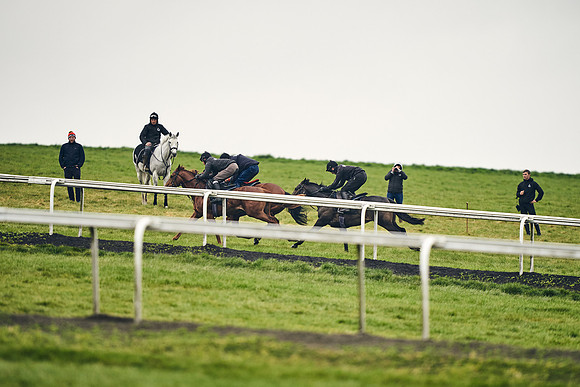 HORSES-IN-TRAINING-18TH-APR-DJ-0916