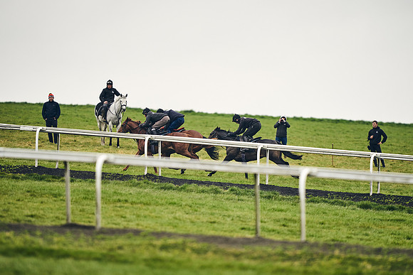 HORSES-IN-TRAINING-18TH-APR-DJ-0916