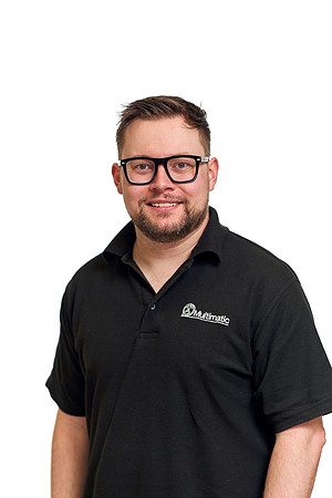 MTCE-UK-Headshots-2024-Michael-Wearing7404322