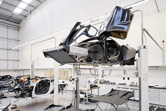 McLaren-GT3-Build-Dominc_James_00008 1
