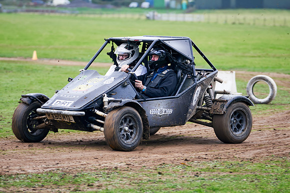 Chip-Thomas-002-DominicJames_DJ_0137