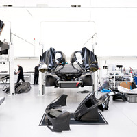 McLaren-GT3-Build-Dominc_James_00043 1