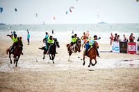 004 FINALS-HORSE RACE